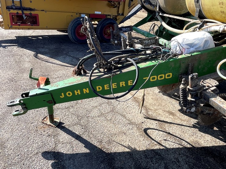 john-deere-7000-image-6