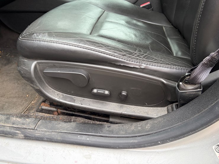 #1021-•-2014-chevy-impala-ltz-limited-(eau-claire,-wi)-(has-wi-title)-image-37