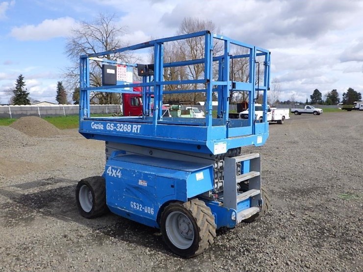 2008-genie-gs-3268-scissor-lift-image-7