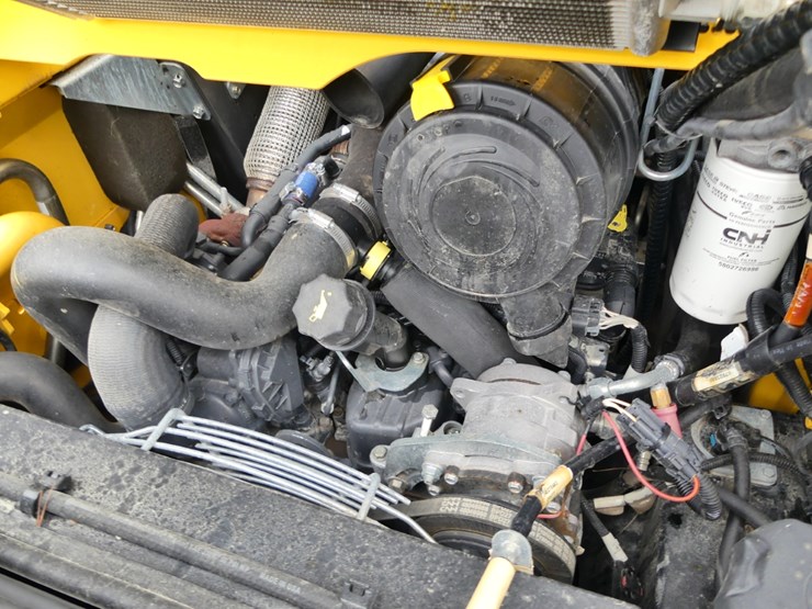 new-holland-c232-image-9