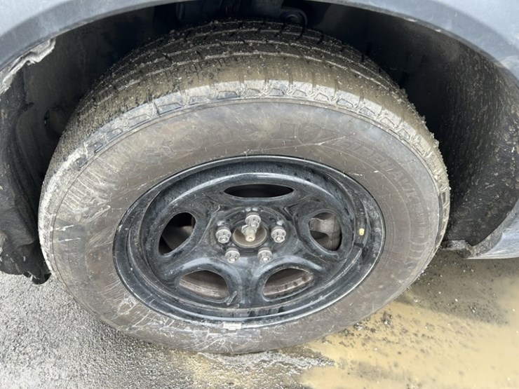 2020-ford-explorer-image-25