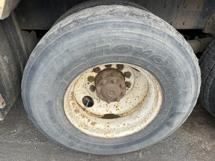 1994-ford-l8000-image-11