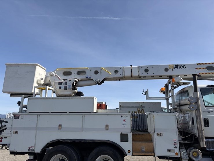 2012-international-workstar-7400-image-11