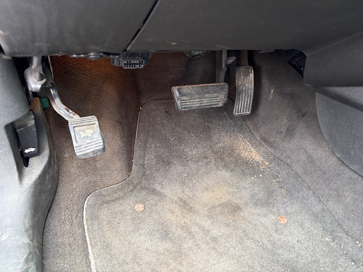 #1021-•-2014-chevy-impala-ltz-limited-(eau-claire,-wi)-(has-wi-title)-image-38