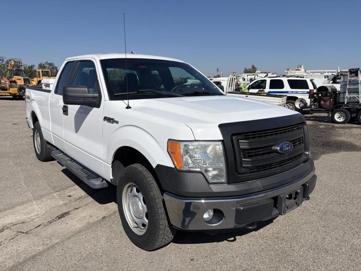 2014-ford-f150-xl-image-2
