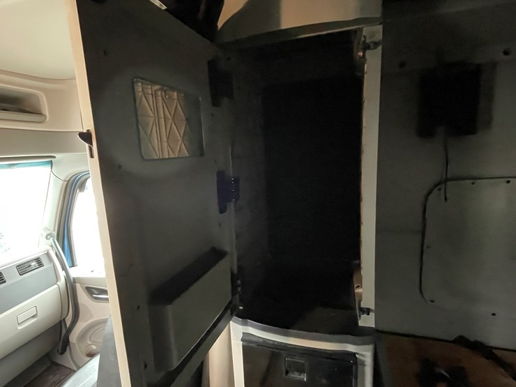 2019-peterbilt-579-image-48