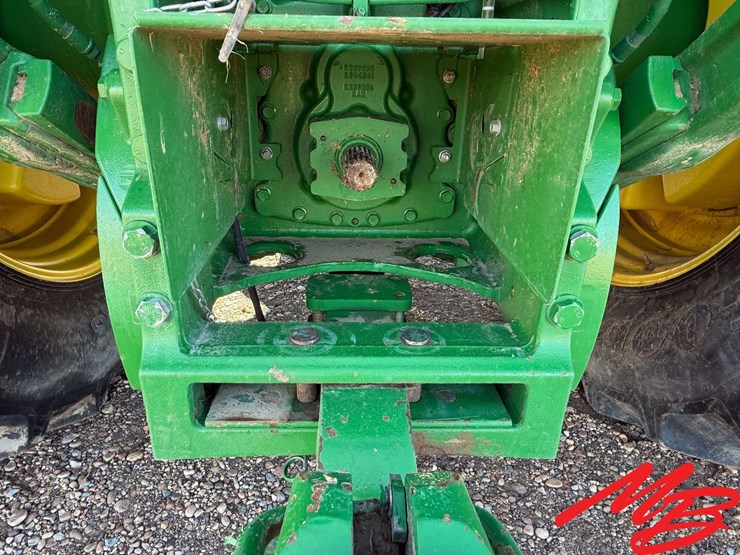 2020-john-deere-8r-410-image-14