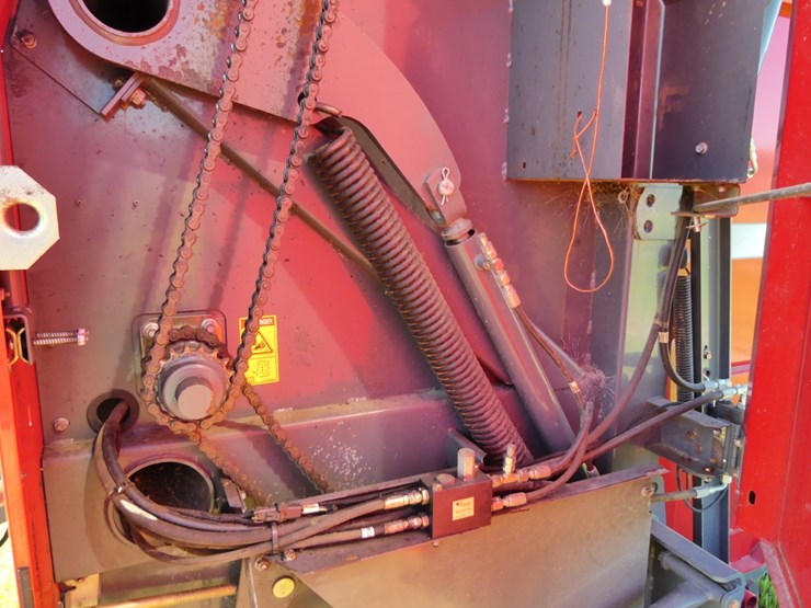 massey-ferguson-1745-image-11