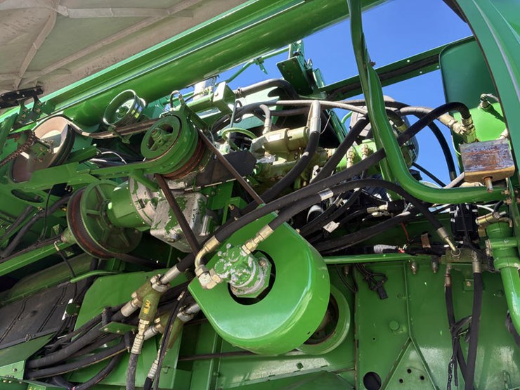 2005-john-deere-9660-sts-image-28