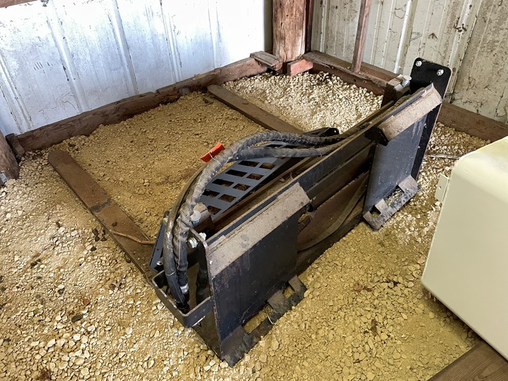 #2485-•-wolverine-hydraulic-skid-steer-pallet-forks-image-5