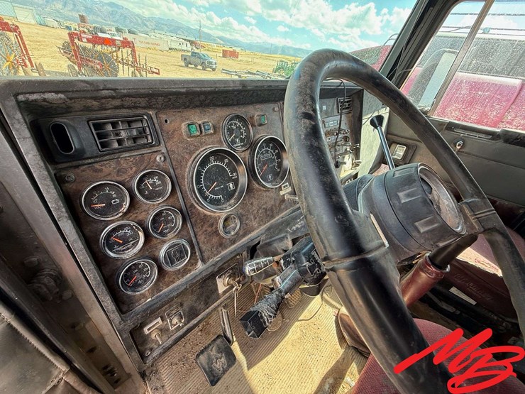 1990-kenworth-t600-image-16