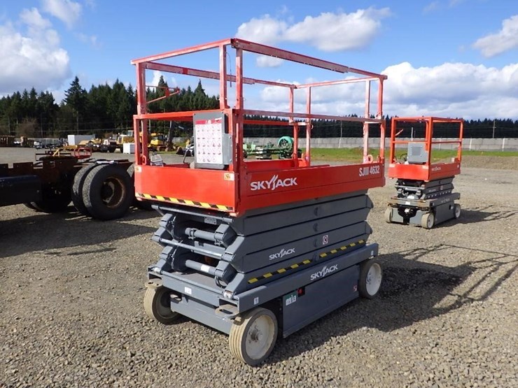 skyjack-sj-4632-scissor-lift-image-1