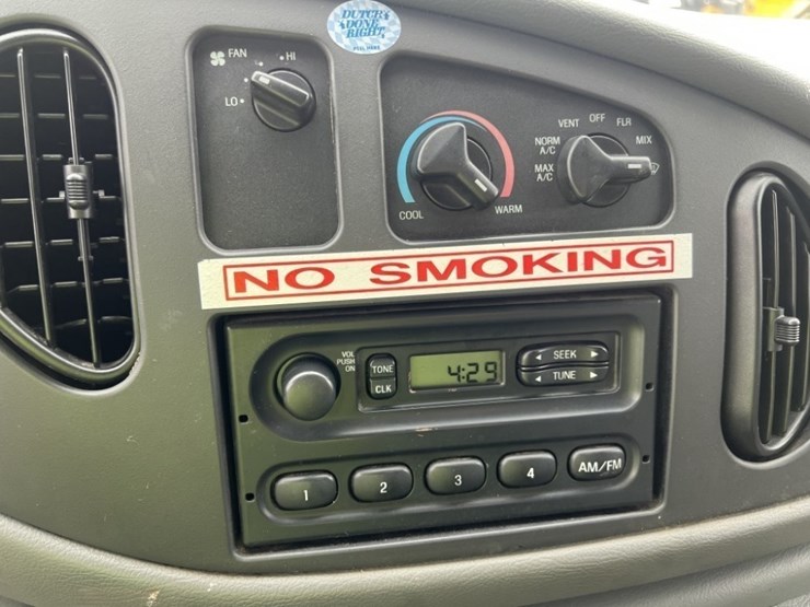 2004-ford-e250-image-29