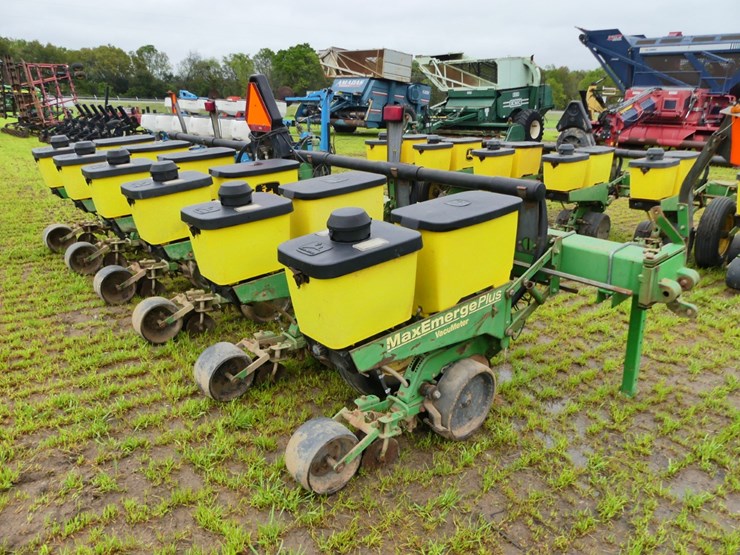 john-deere-1700-image-1