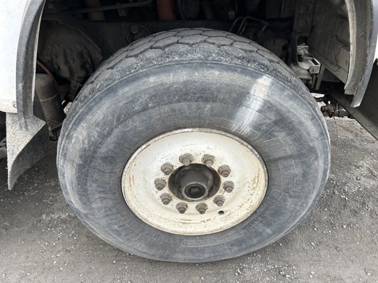 1994-ford-l8000-image-16