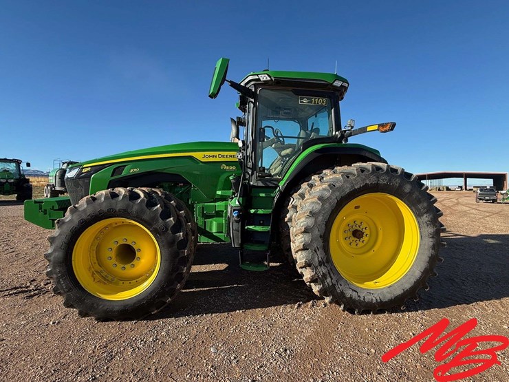 2021-john-deere-8r-370-image-5