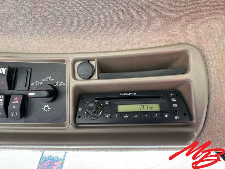 2014-case-ih-400-image-26