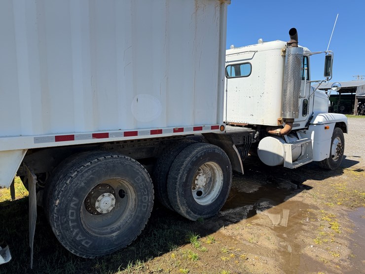 #42453-•-1996-freightliner-daycab-truck-tractor-vin:-1fupdcxb8th744360-image-3