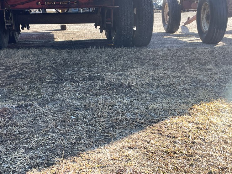 #1091-•-heavy-gooseneck-flatbed-trailer-with-hoist-(no-title)-image-9