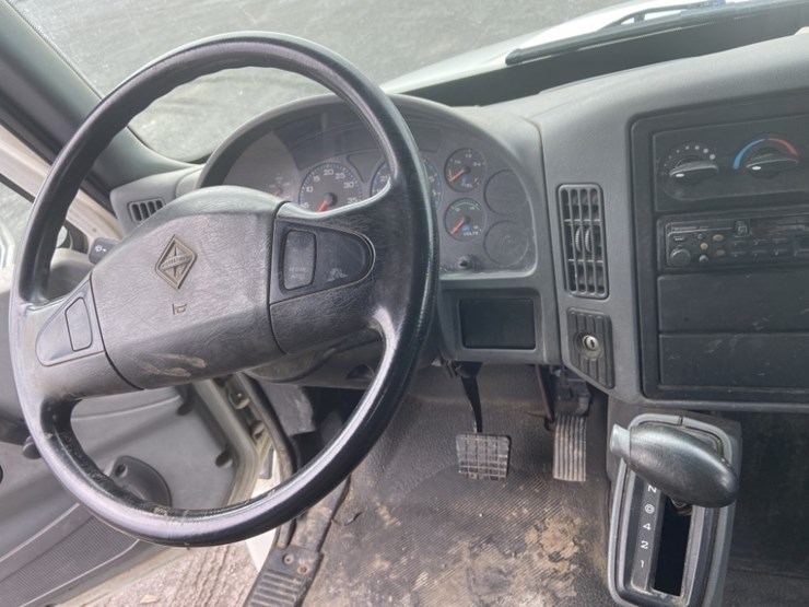 2005-international-durastar-4200-image-16