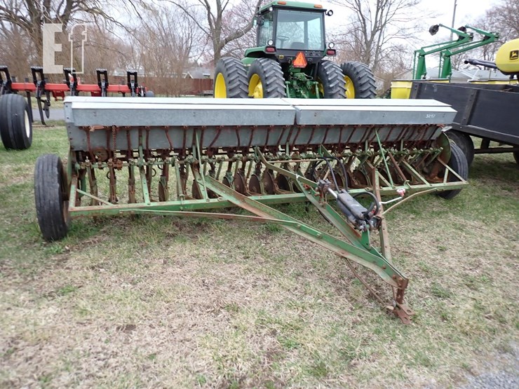 john-deere-b-image-1