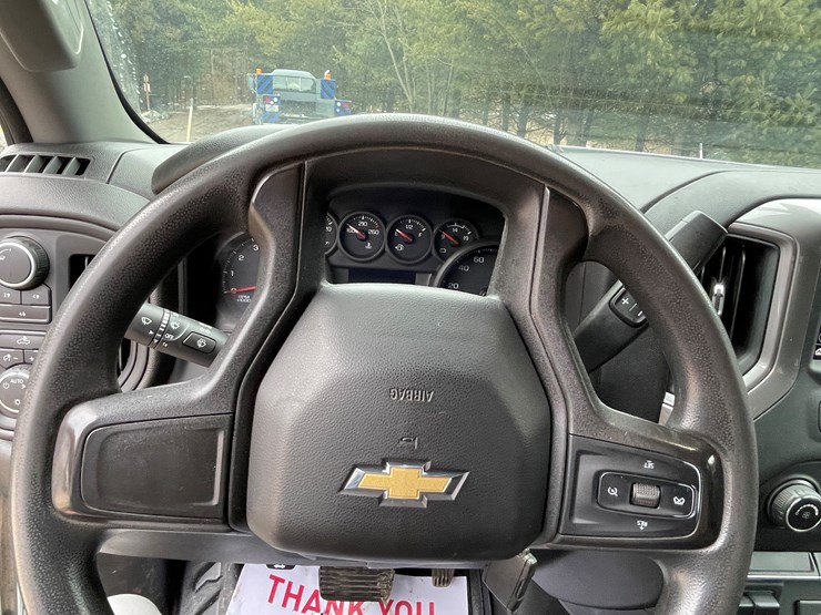 2020-chevrolet-2500hd-image-39