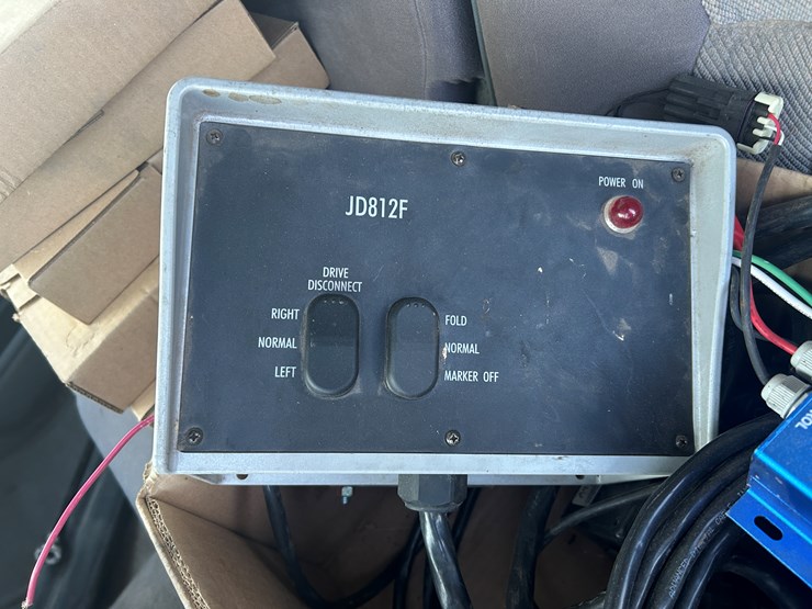 john-deere-12-image-33