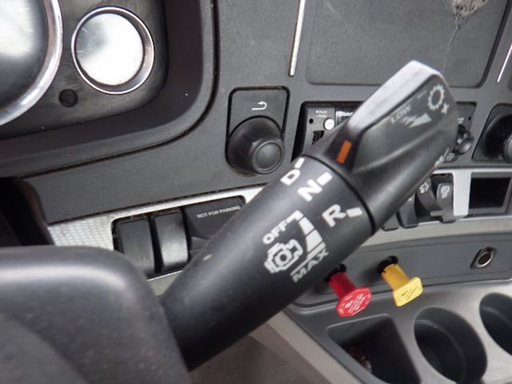 2022-kenworth-t680-image-18