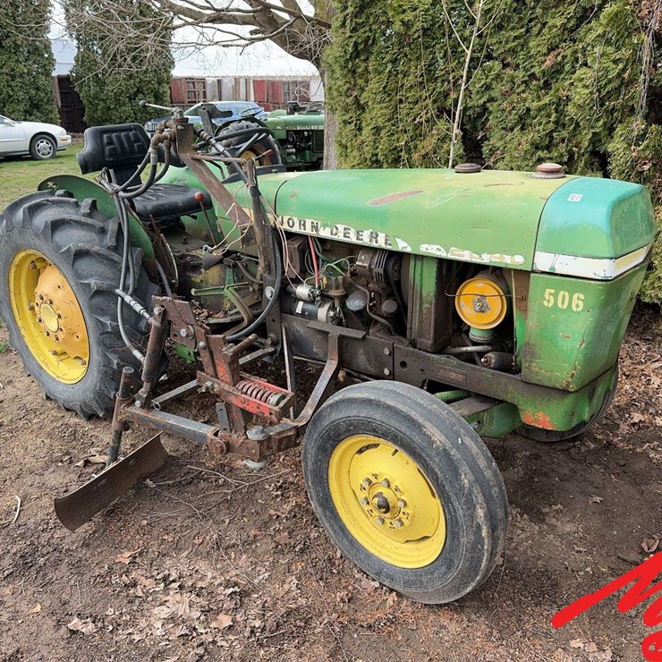 JOHN DEERE 2240