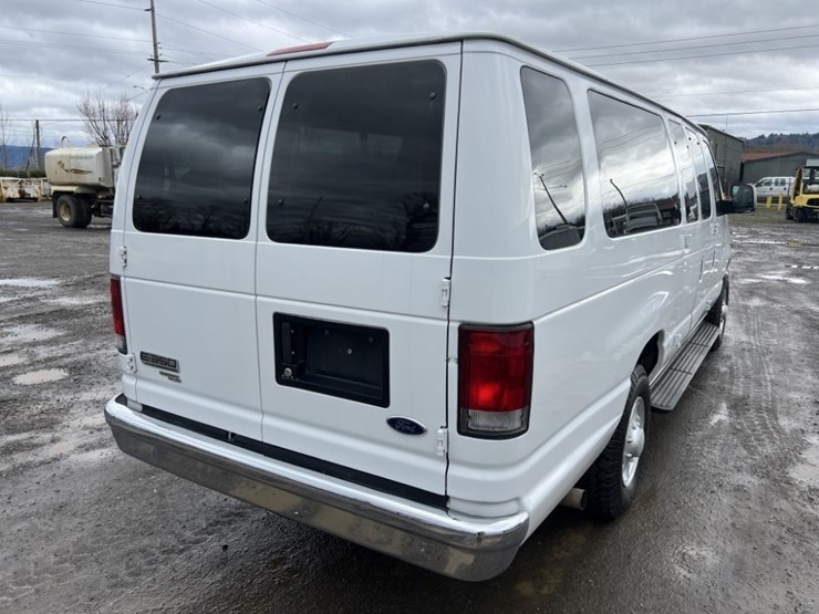2008-ford-e350-image-4