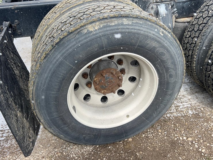 2017-kenworth-t680-image-32