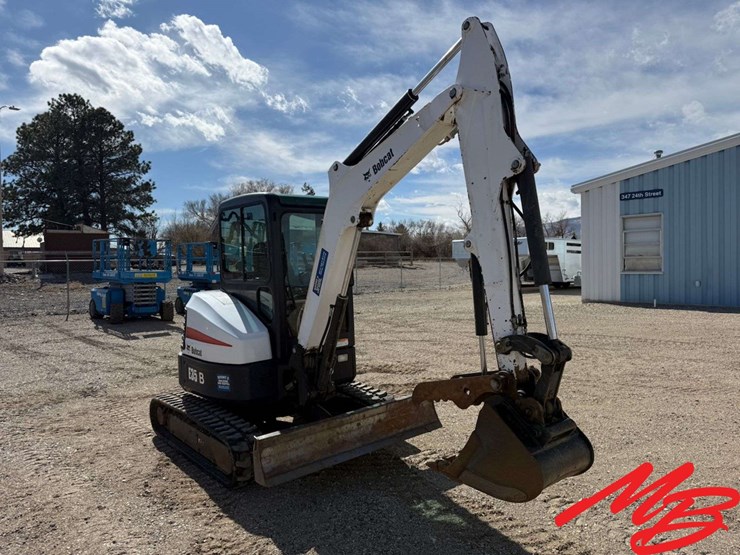 2013-bobcat-e35-image-3