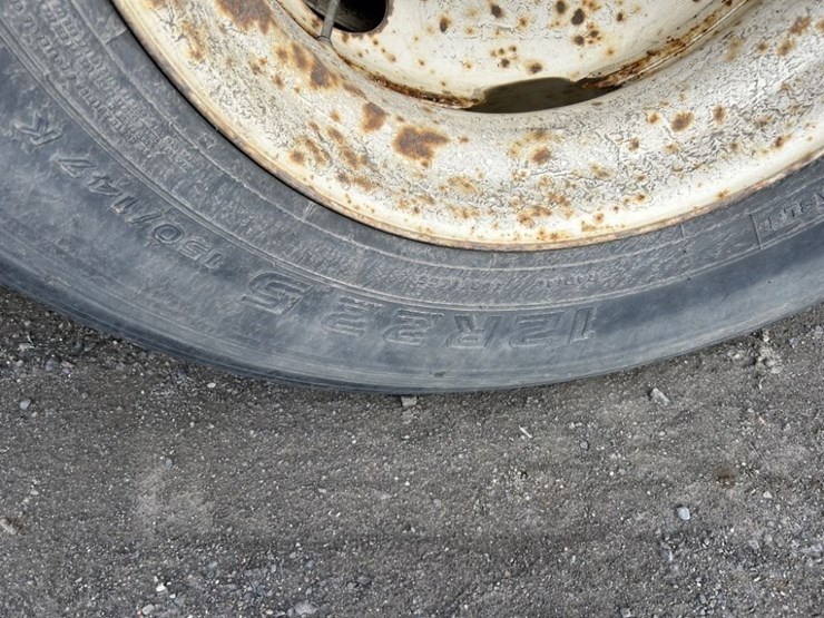 1994-ford-l8000-image-12