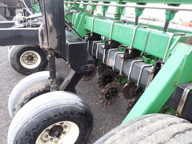 john-deere-1530-image-13