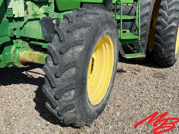 1995-john-deere-8200-image-13