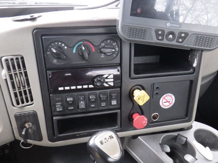 2016-international-8600-image-17