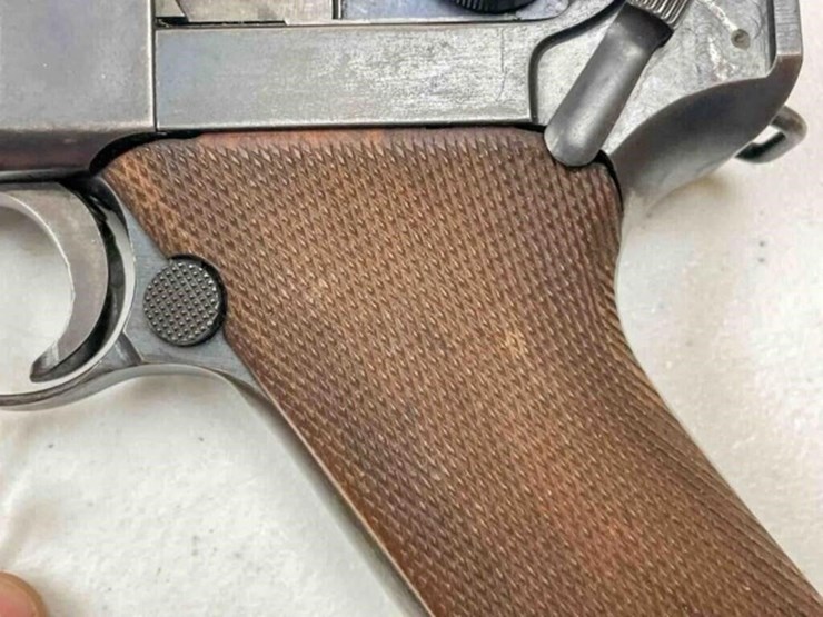 dwm-crown-luger-pistol-image-8