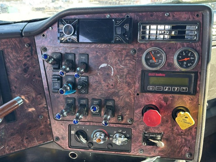 2000-international-9900-image-40