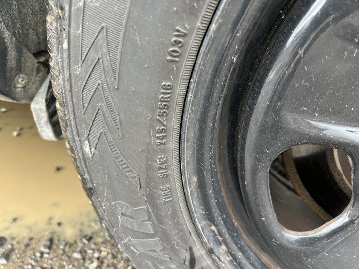 2016-ford-explorer-image-18