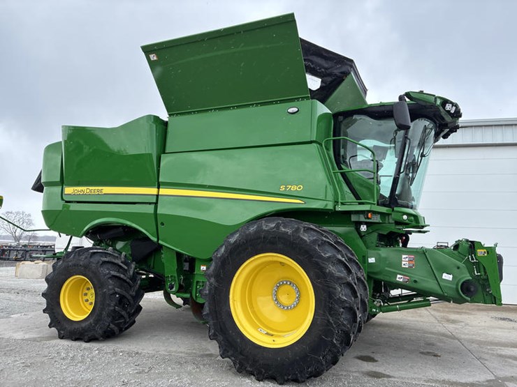 2023-john-deere-s780-image-1
