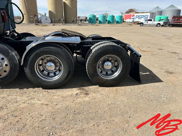 2007-peterbilt-379-image-7