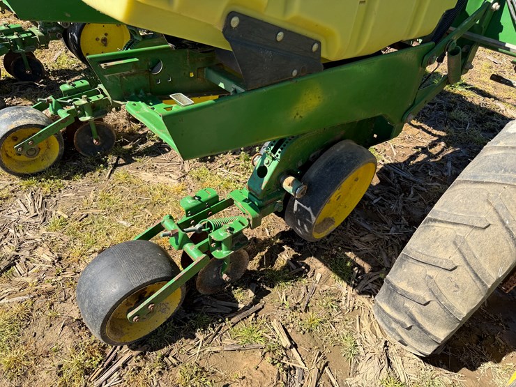 john-deere-7300-image-53