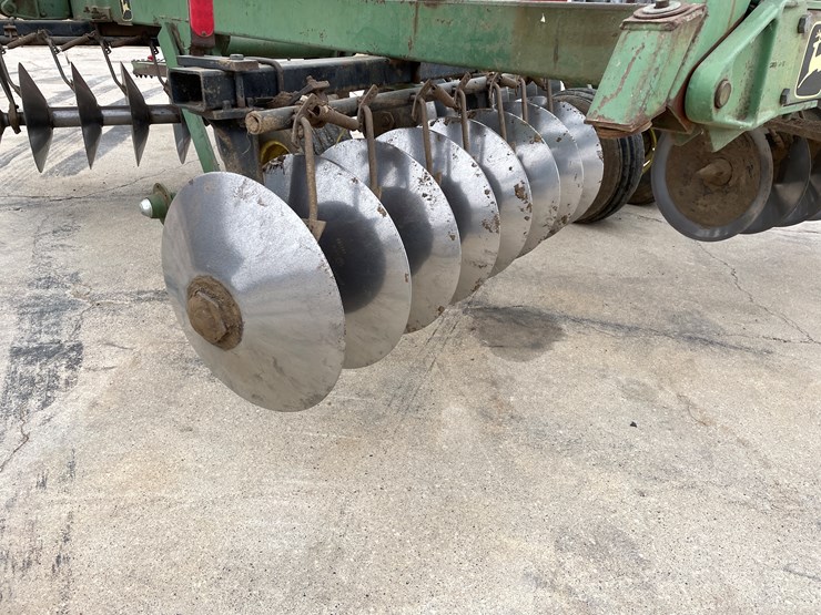 john-deere-230-image-6