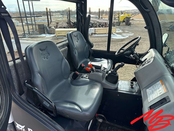 2007-bobcat-toolcat-5600-image-31