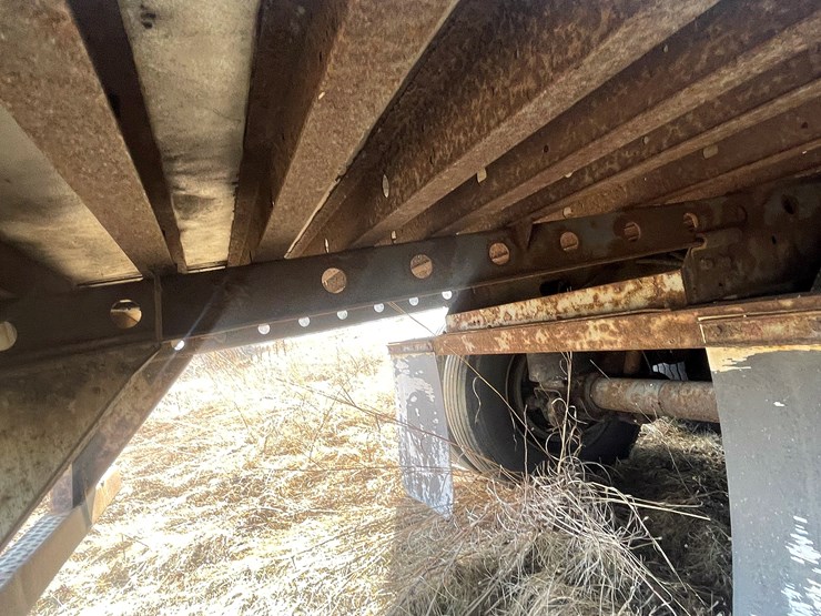 1999-utility-53'-image-43