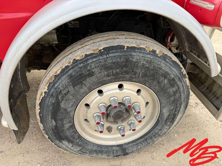 2013-peterbilt-388-image-25