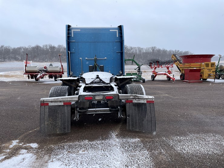 2019-peterbilt-579-image-7