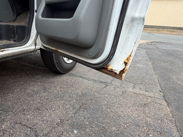 #1020-•-2014-ford-econoline-service-van-(eau-claire,-wi)-(has-wi-title)-image-14