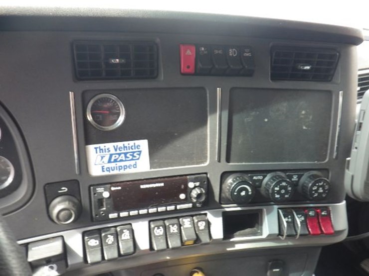 2022-kenworth-t680-image-21