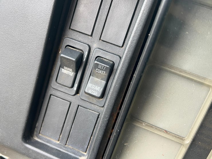 1999-international-4900-image-60